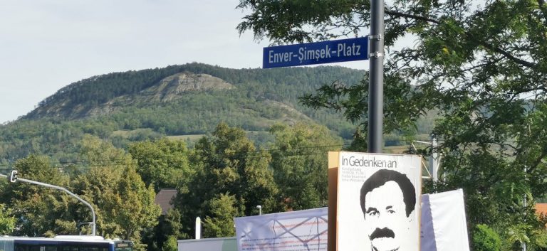 NSU kurbanlarından Enver Şimşek ismi Jena kentinde bir meydana verildi.