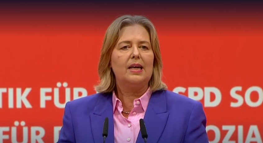 Almanya’da vatandaşlık parası artırılmayacak