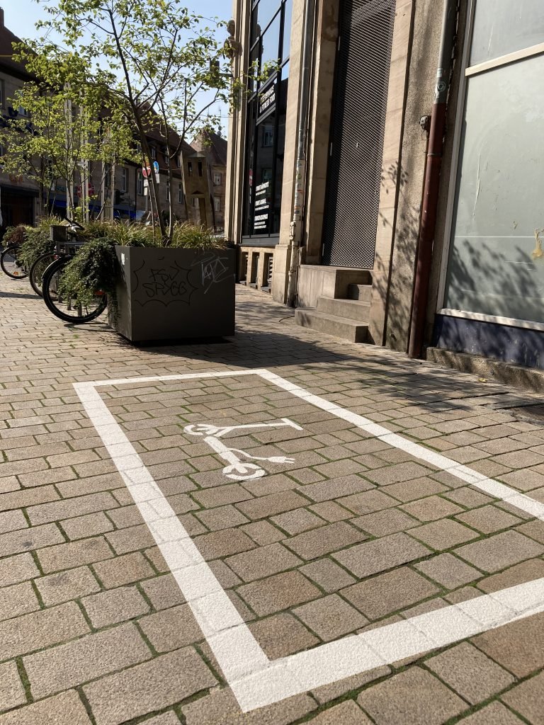 Fürth’te  e-Scooterler sadece belirlenen alanlarda park edilebilecek