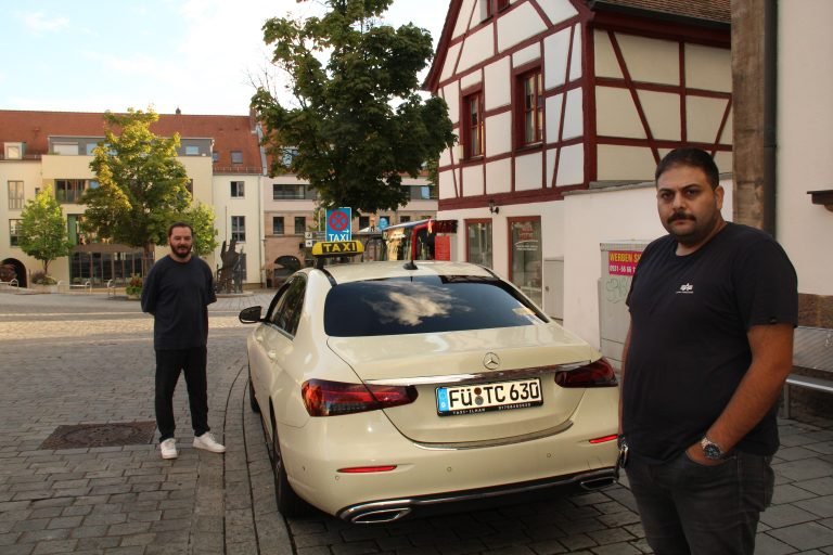 Taksicilerden çağrı: “Ayrımcılık son bulsun, ekmeğimizle oynanmasın” Taksicilerden çağrı: “Ayrımcılık son bulsun, ekmeğimizle oynanmasın”