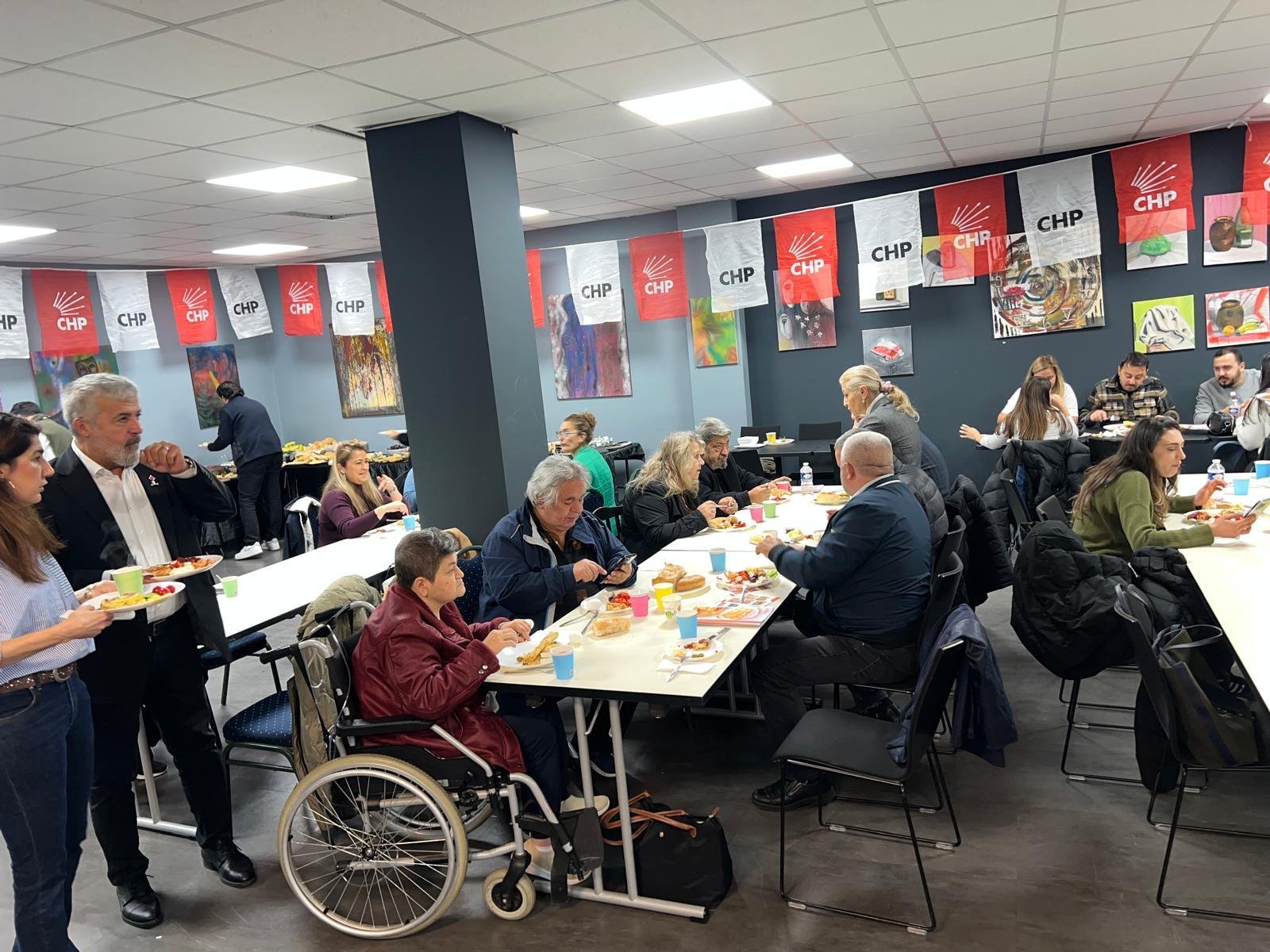 CHP Nürnberg Birliği üyeleri kahvaltıda bir araya geldi