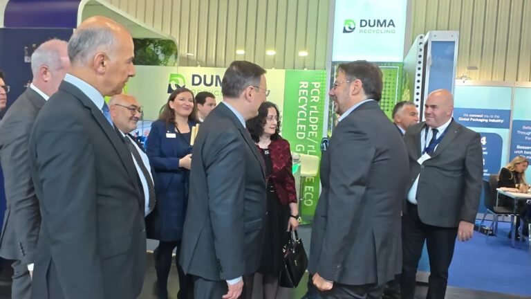 Türkiye’nin Berlin Büyükelçisi Turan, Nürnberg Belediye Başkanı ve FachPack 2025 fuarına katılan Türk firmalarını ziyaret etti