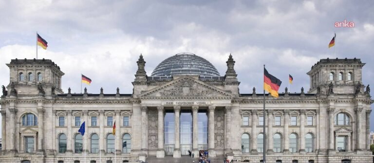 Almanya Federal Meclisi, Federal Anayasa Mahkemesi için üç yeni yargıç seçti