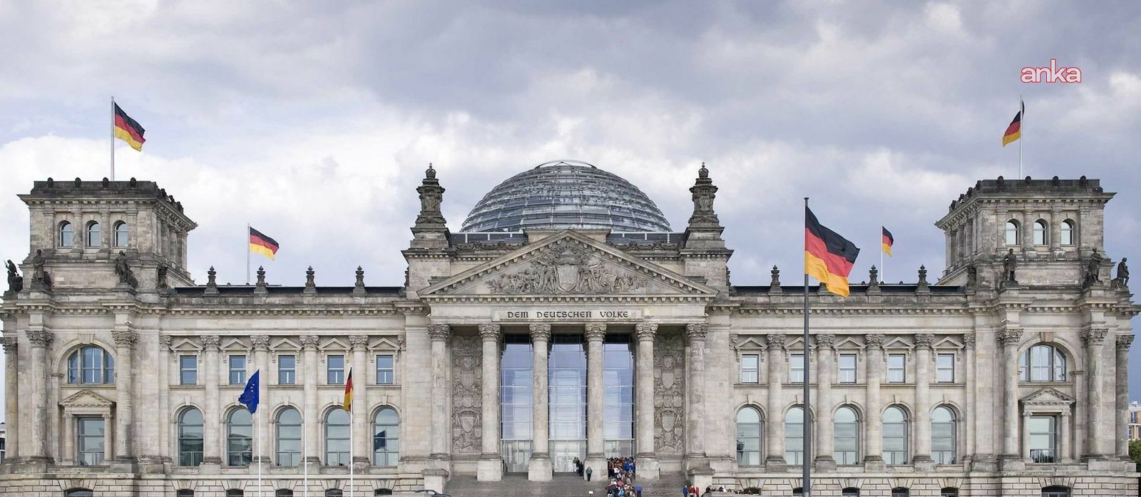 Almanya Federal Meclisi, Federal Anayasa Mahkemesi için üç yeni yargıç seçti