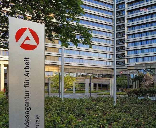 Almanya’da işsizlik 3 milyonun altına düştü