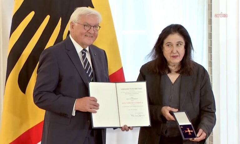 Yazar Emine Sevgi Özdamar’a Almanya’nın en yüksek devlet nişanı