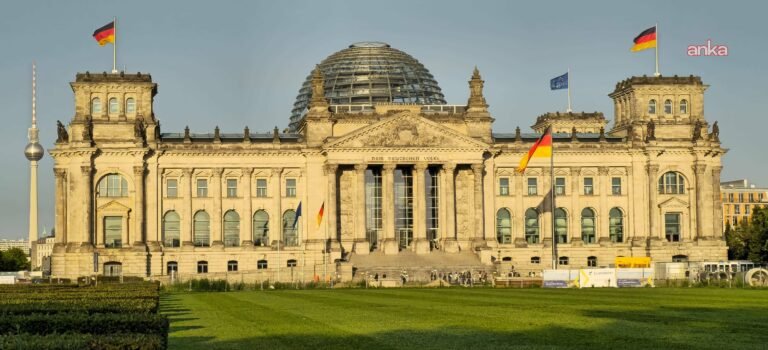 Almanya’da Hristiyan Birlik Partileri, askerlik yasasının Meclis görüşmesini erteledi Almanya’da Hristiyan Birlik Partileri, askerlik yasasının Meclis görüşmesini erteledi